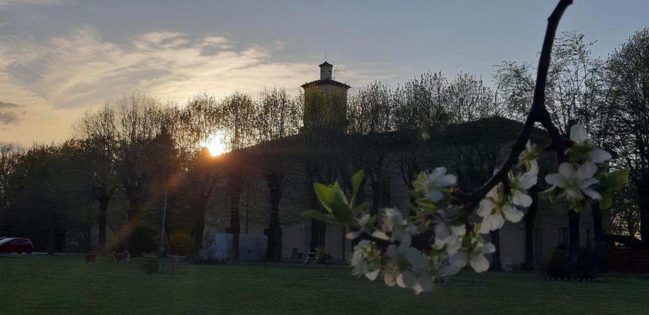 La Torre Di Longara Bed & Breakfast กัลเดรารา ดิ เรโน ภายนอก รูปภาพ