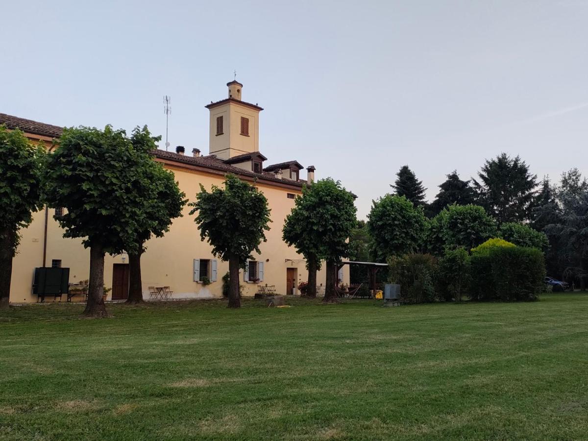 La Torre Di Longara Bed & Breakfast กัลเดรารา ดิ เรโน ภายนอก รูปภาพ