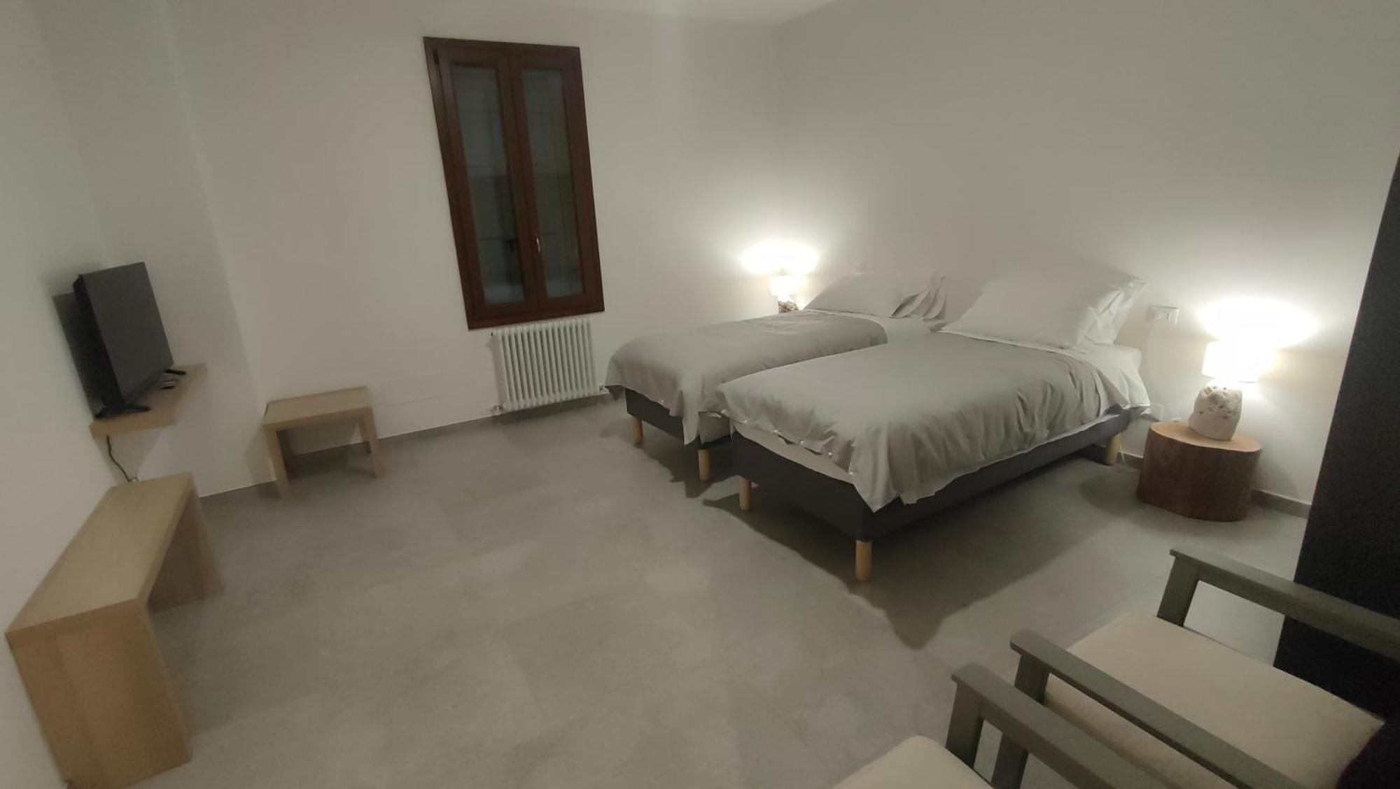 La Torre Di Longara Bed & Breakfast กัลเดรารา ดิ เรโน ภายนอก รูปภาพ