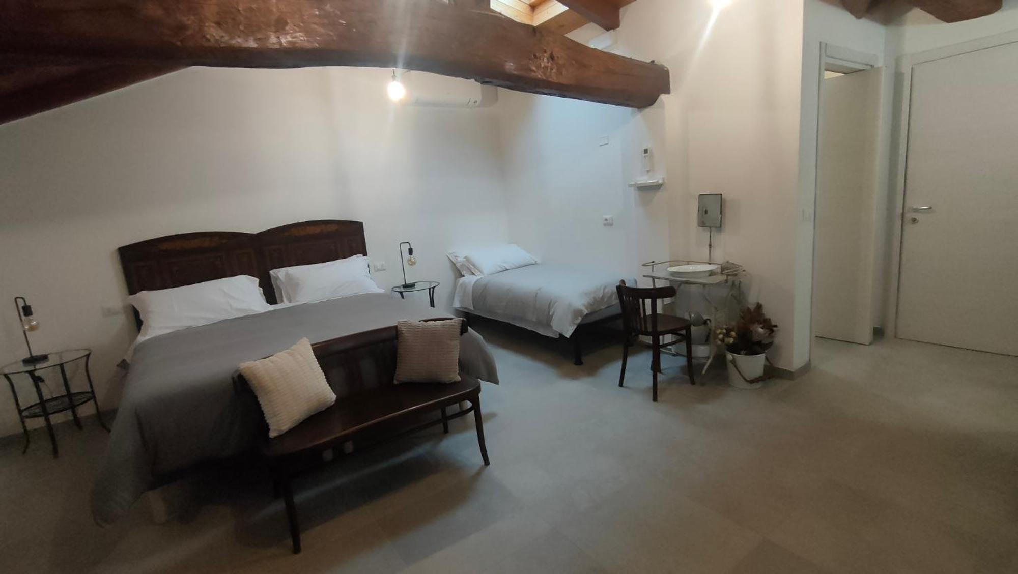 La Torre Di Longara Bed & Breakfast กัลเดรารา ดิ เรโน ภายนอก รูปภาพ